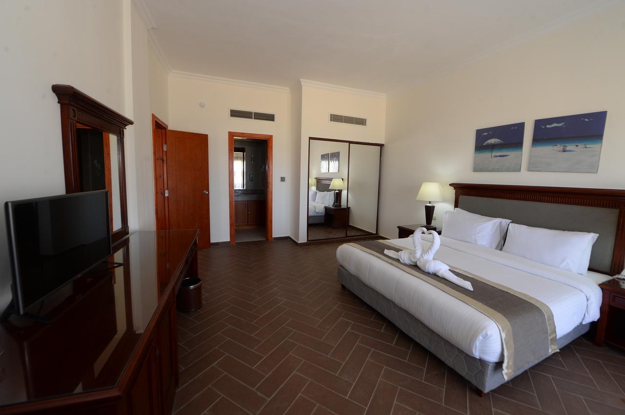 Savanna Empire Spa & Resort Ataqah Exterior foto